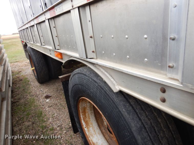 image for item DQ7261 2008 Barrett Trailers  livestock trailer