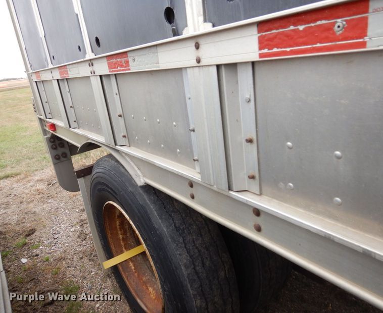 image for item DQ7261 2008 Barrett Trailers  livestock trailer
