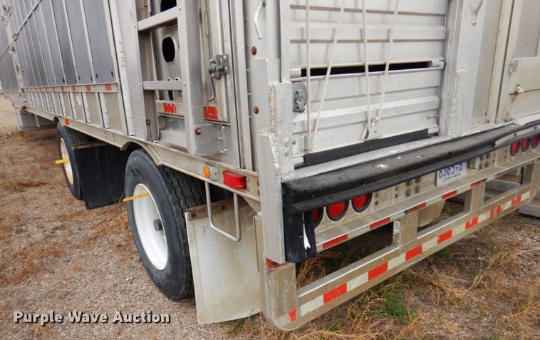 image for item DQ7261 2008 Barrett Trailers  livestock trailer