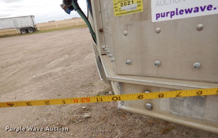 image for item DQ7261 2008 Barrett Trailers  livestock trailer