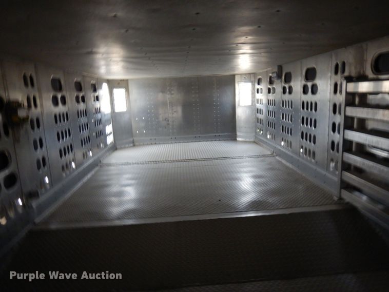 image for item DQ7261 2008 Barrett Trailers  livestock trailer