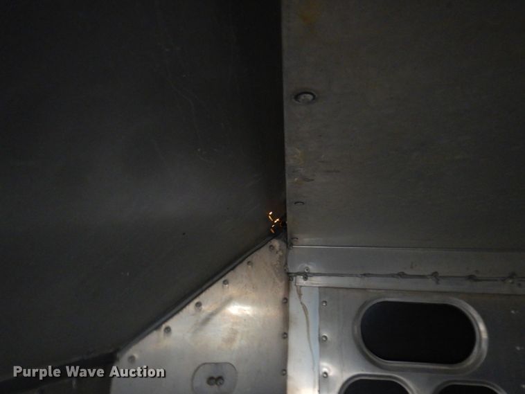 image for item DQ7261 2008 Barrett Trailers  livestock trailer