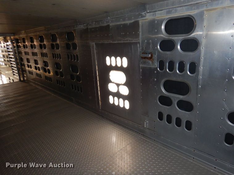 image for item DQ7261 2008 Barrett Trailers  livestock trailer