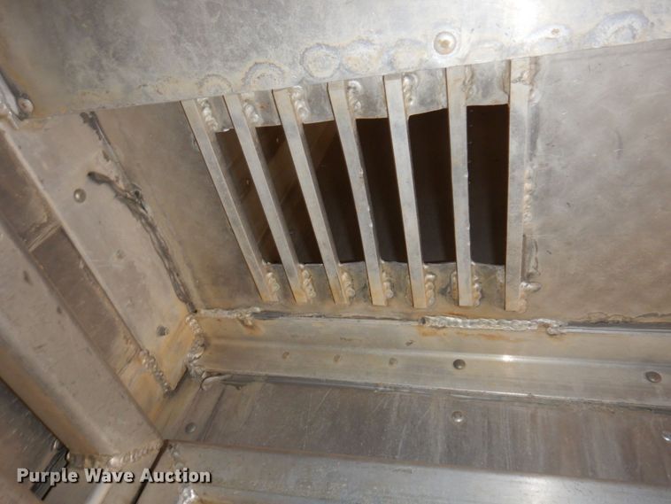 image for item DQ7261 2008 Barrett Trailers  livestock trailer