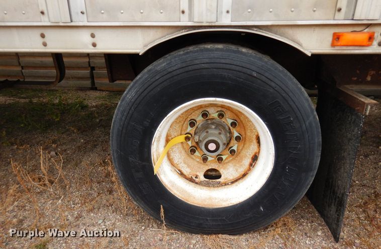 image for item DQ7261 2008 Barrett Trailers  livestock trailer