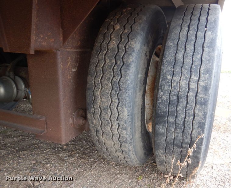 image for item DQ7261 2008 Barrett Trailers  livestock trailer