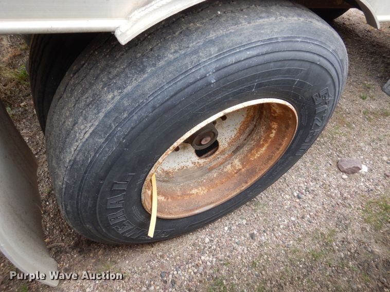 image for item DQ7261 2008 Barrett Trailers  livestock trailer