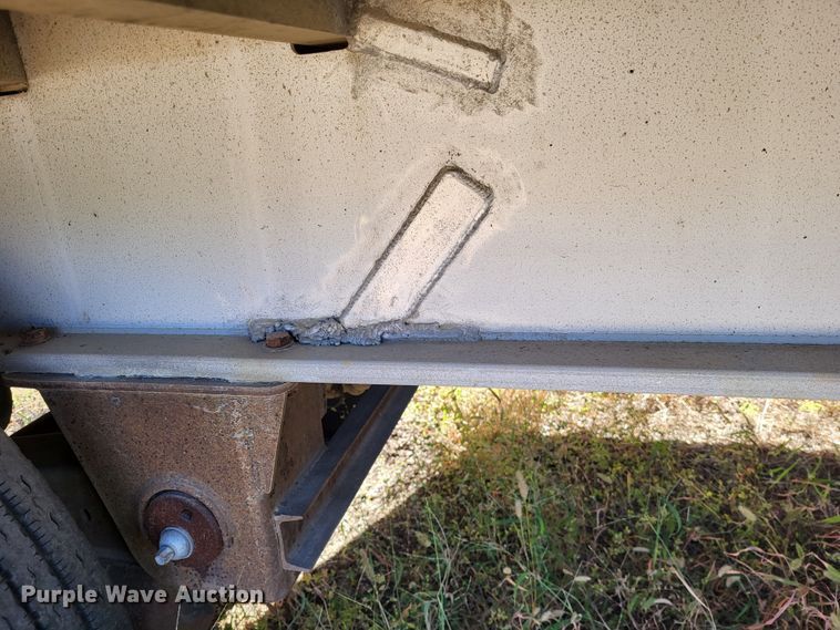 image for item DR0157 1998 Ravens Fleet Hawk  flatbed trailer