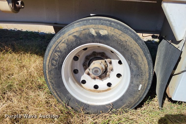 image for item DR0157 1998 Ravens Fleet Hawk  flatbed trailer