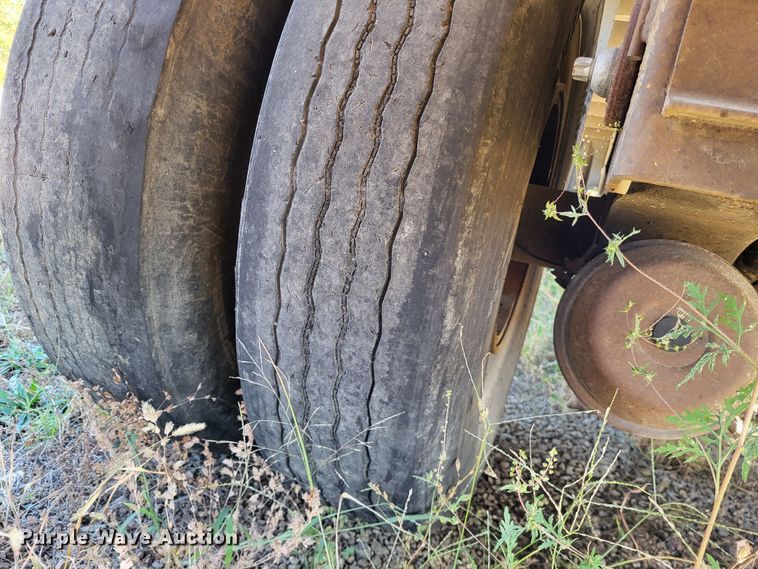 image for item DR0157 1998 Ravens Fleet Hawk  flatbed trailer