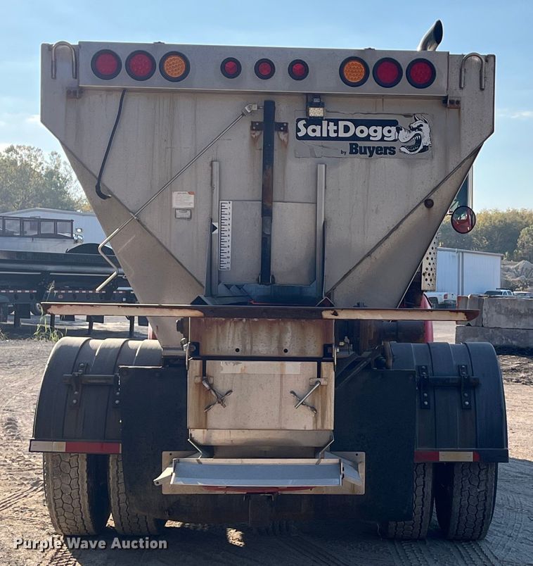 image for item DR7263 2000 International 8100  spreader truck