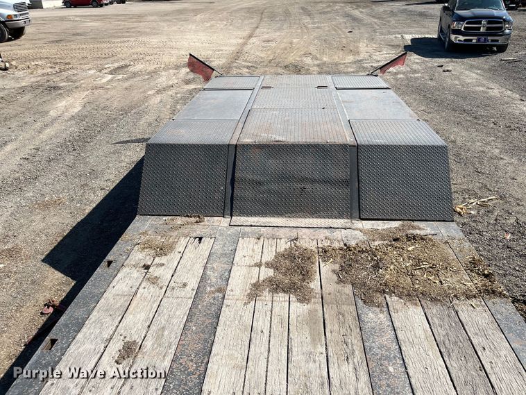 image for item DR7265 2009 Trail-Eze TE80DGWS53  lowboy equipment trailer