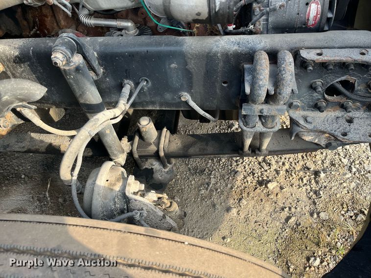 image for item DR7266 2011 Freightliner Cascadia  semi truck