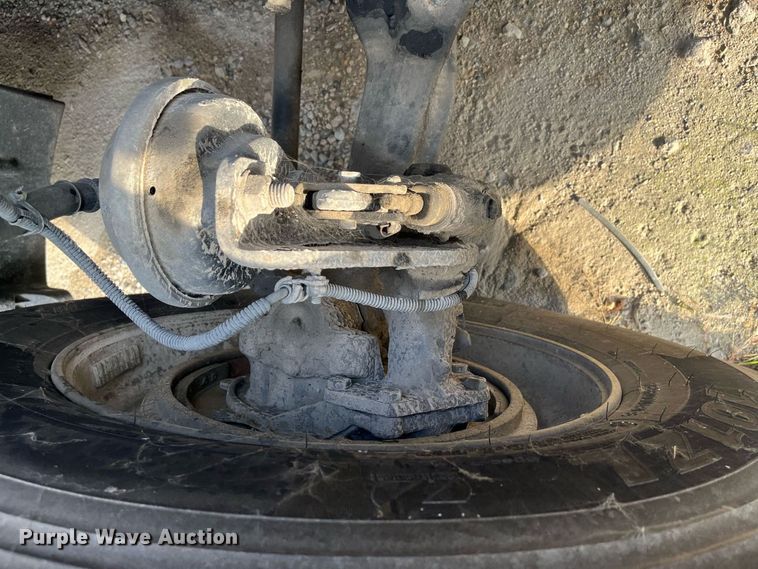 image for item DR7266 2011 Freightliner Cascadia  semi truck