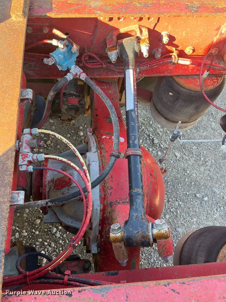 image for item DR7273 1996 Freightliner FLD  semi truck