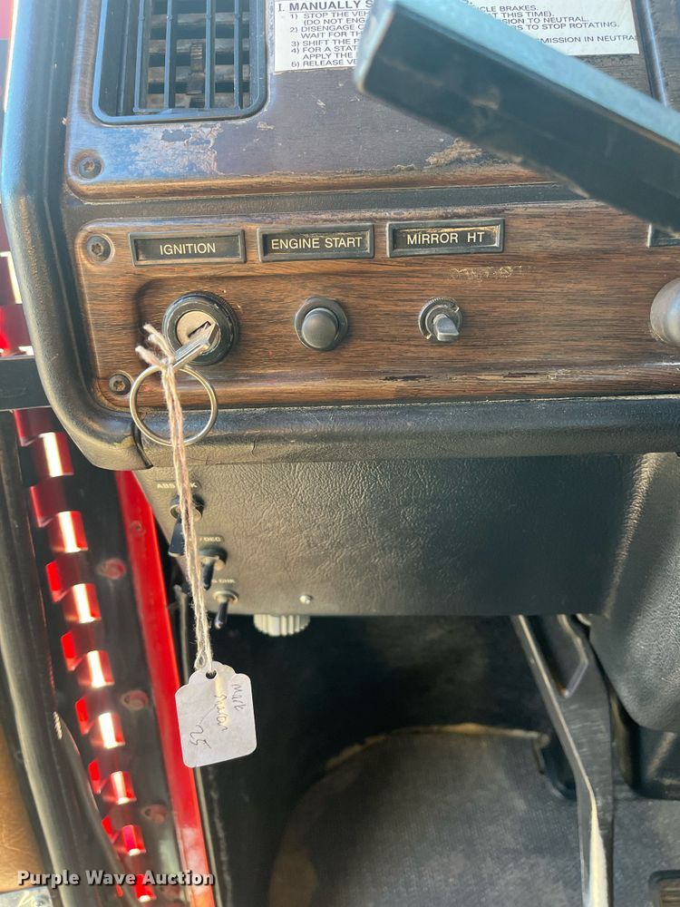 image for item DR7273 1996 Freightliner FLD  semi truck