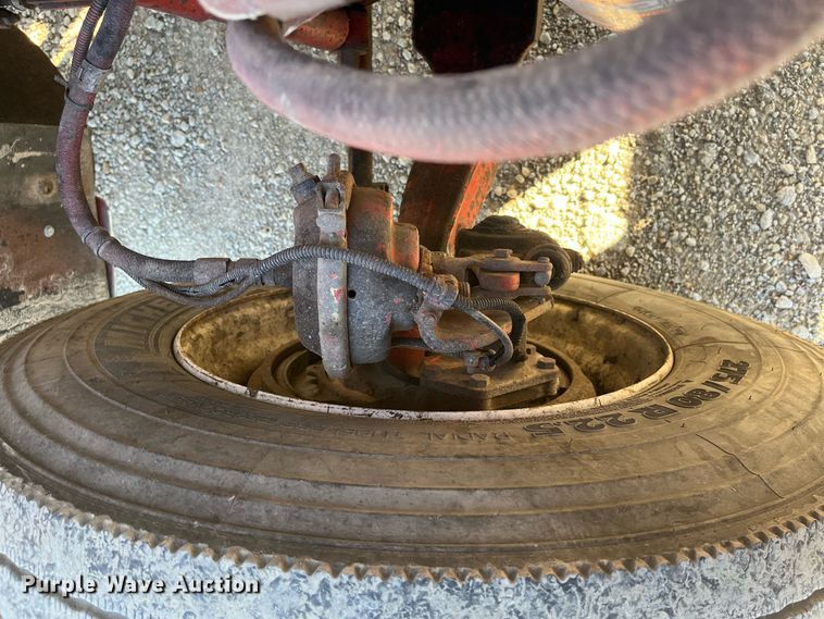 image for item DR7273 1996 Freightliner FLD  semi truck