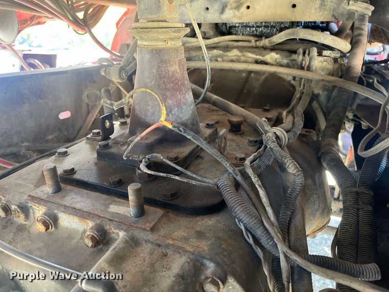 image for item DR7273 1996 Freightliner FLD  semi truck