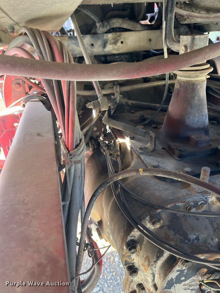 image for item DR7273 1996 Freightliner FLD  semi truck