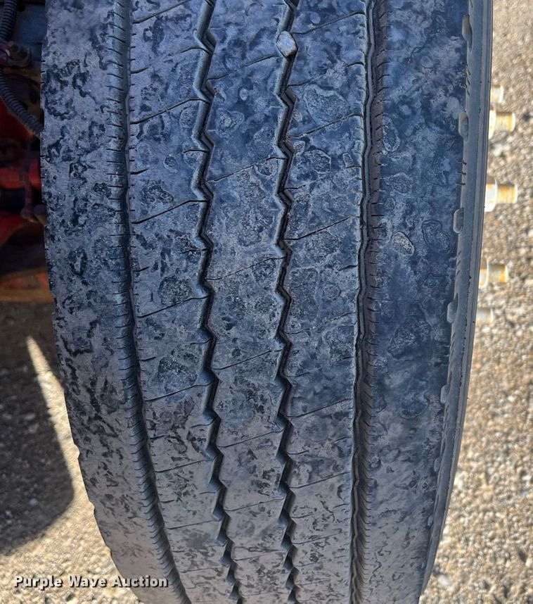 image for item DR7273 1996 Freightliner FLD  semi truck