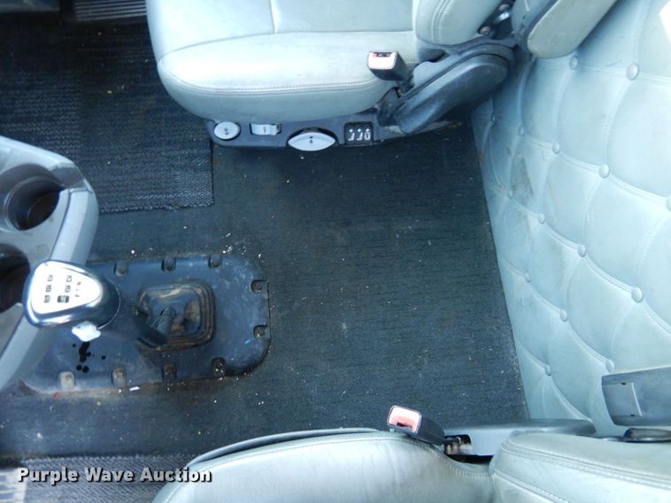 image for item DS1443 2015 Kenworth T880  semi truck