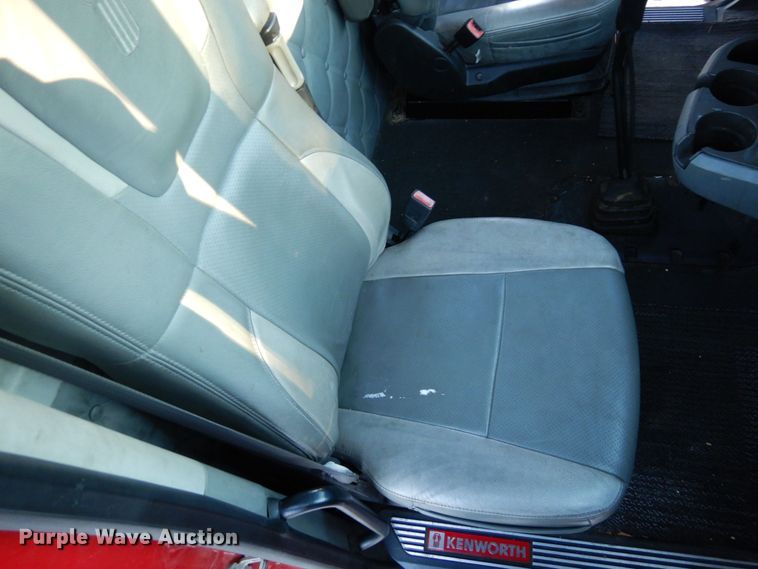 image for item DS1443 2015 Kenworth T880  semi truck