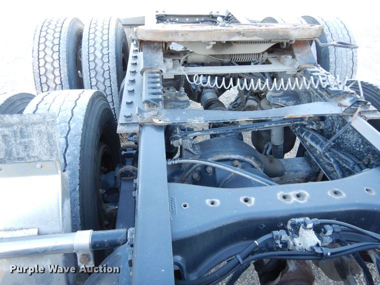 image for item DS1443 2015 Kenworth T880  semi truck