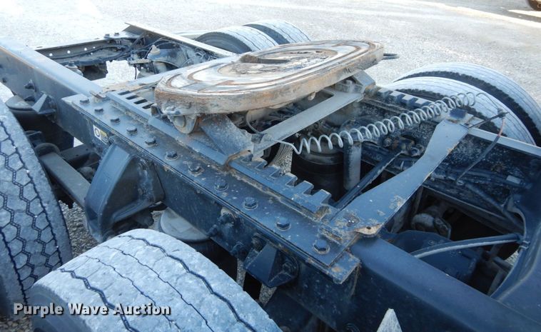 image for item DS1443 2015 Kenworth T880  semi truck