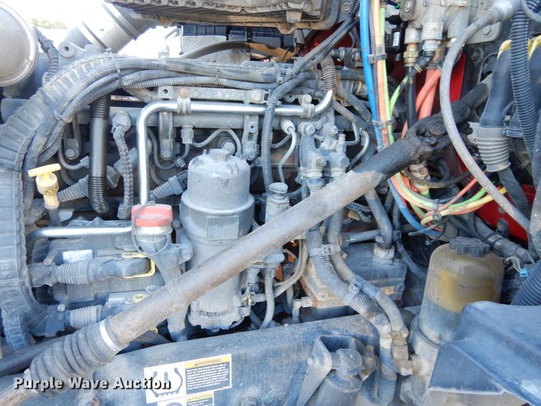 image for item DS1443 2015 Kenworth T880  semi truck