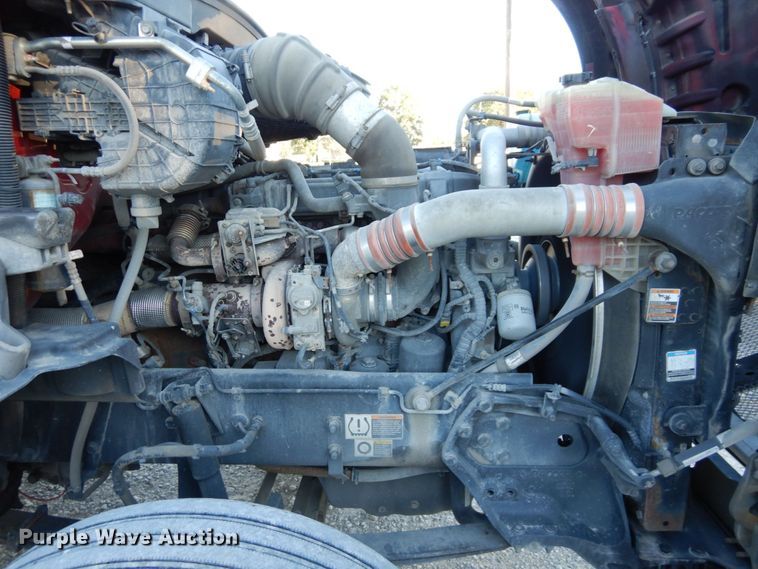 image for item DS1443 2015 Kenworth T880  semi truck