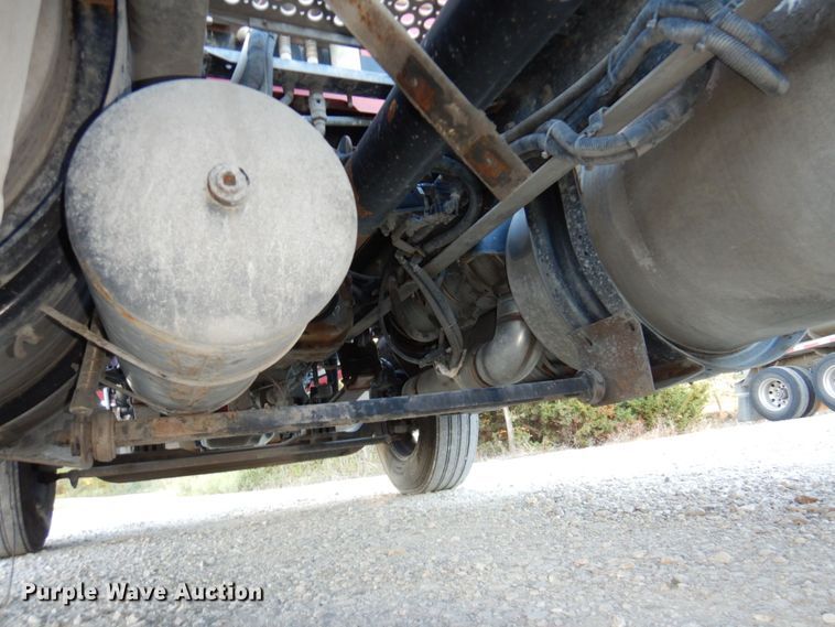 image for item DS1443 2015 Kenworth T880  semi truck