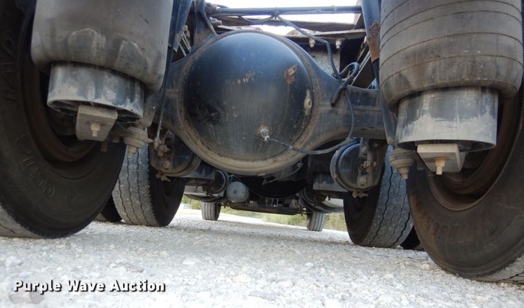 image for item DS1443 2015 Kenworth T880  semi truck