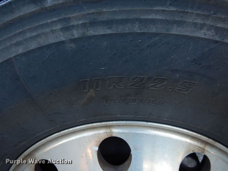 image for item DS1443 2015 Kenworth T880  semi truck