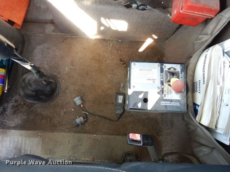 image for item DS1463 1996 International 9400  semi truck