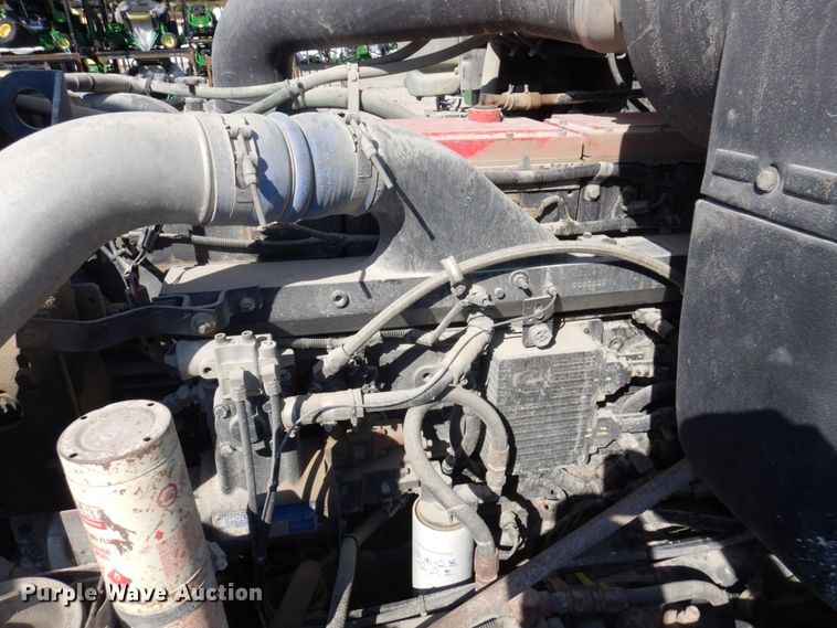 image for item DS1463 1996 International 9400  semi truck