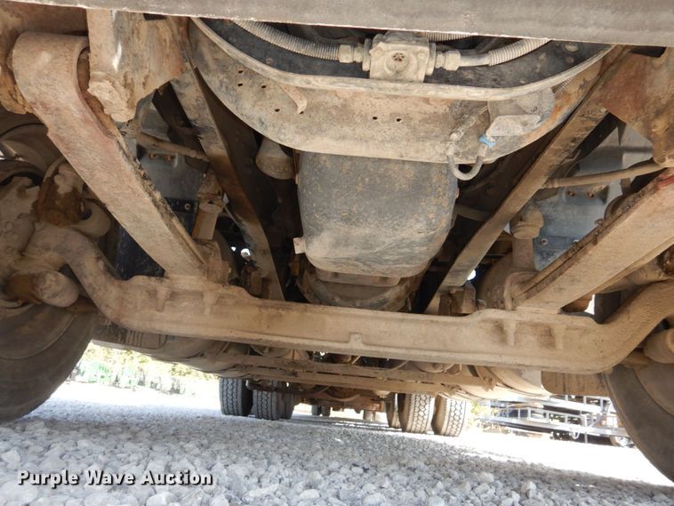 image for item DS1463 1996 International 9400  semi truck