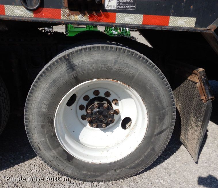 image for item DS1463 1996 International 9400  semi truck