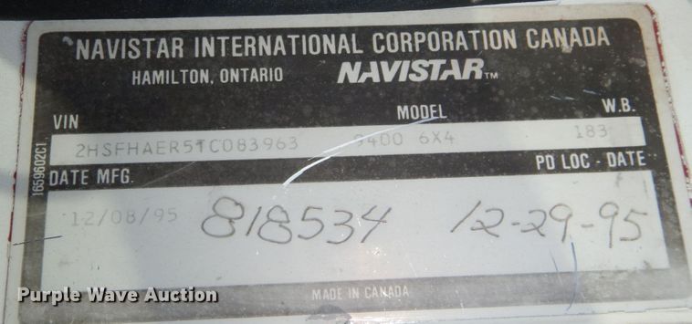 image for item DS1463 1996 International 9400  semi truck