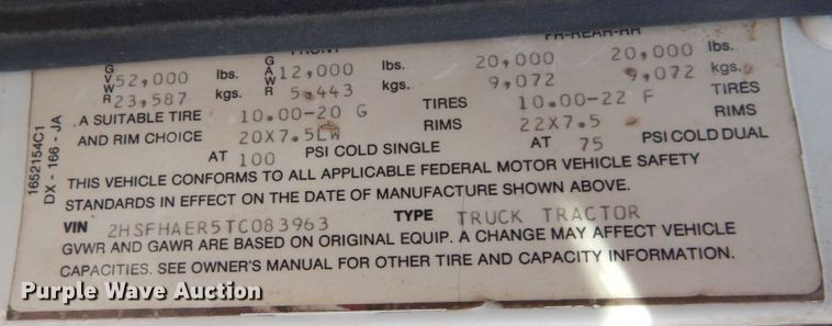 image for item DS1463 1996 International 9400  semi truck