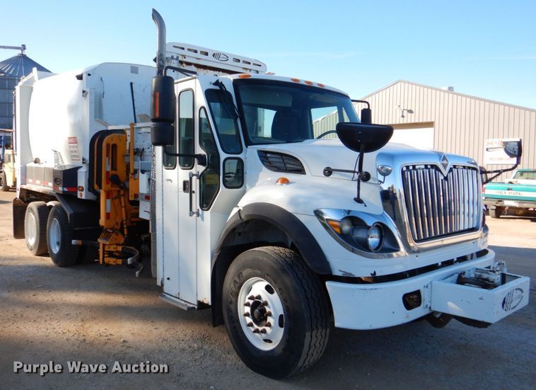 image for item DS8237 2012 International WorkStar 7400  refuse truck