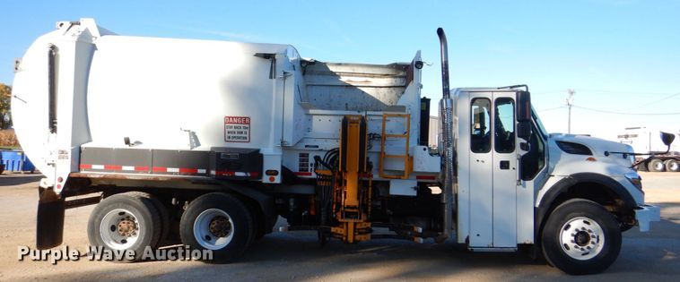 image for item DS8237 2012 International WorkStar 7400  refuse truck