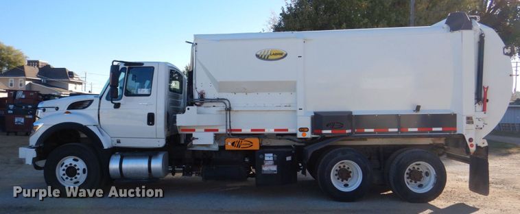 image for item DS8237 2012 International WorkStar 7400  refuse truck