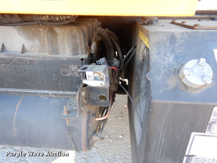 image for item DS8237 2012 International WorkStar 7400  refuse truck