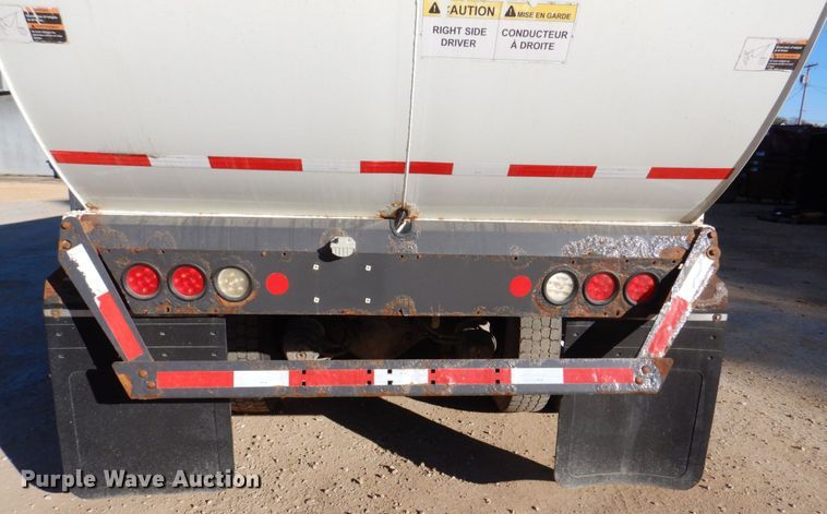 image for item DS8237 2012 International WorkStar 7400  refuse truck