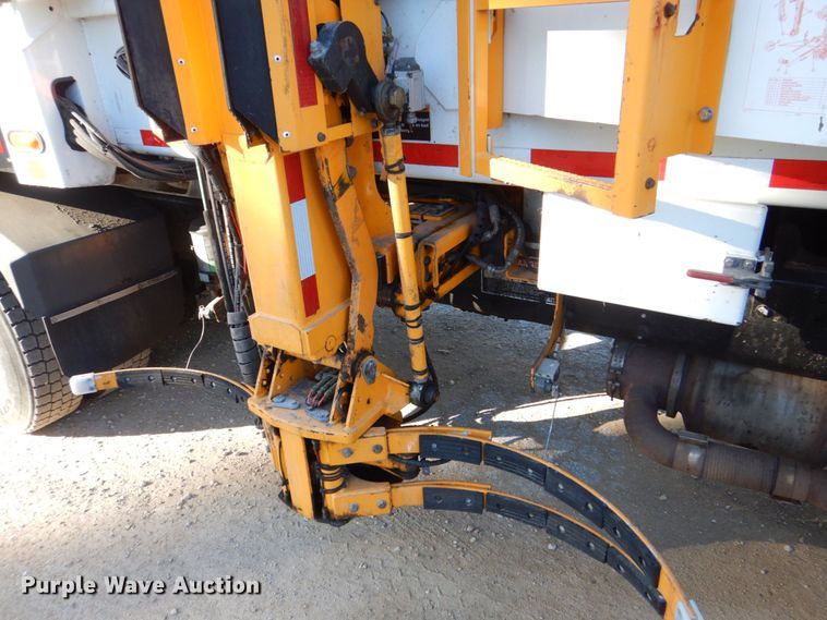 image for item DS8237 2012 International WorkStar 7400  refuse truck