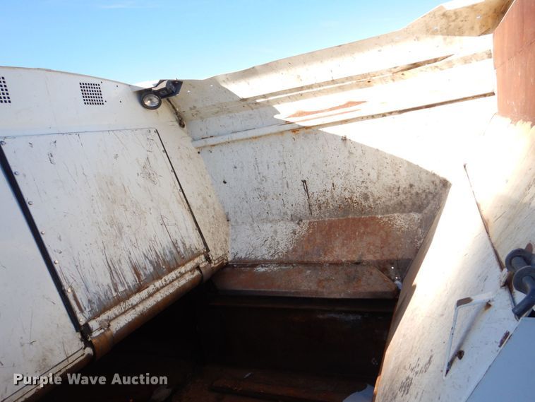 image for item DS8237 2012 International WorkStar 7400  refuse truck