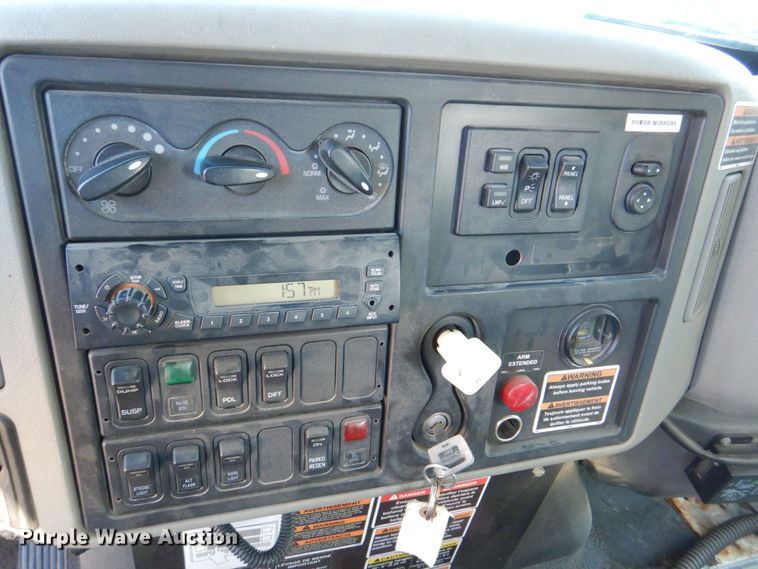 image for item DS8237 2012 International WorkStar 7400  refuse truck