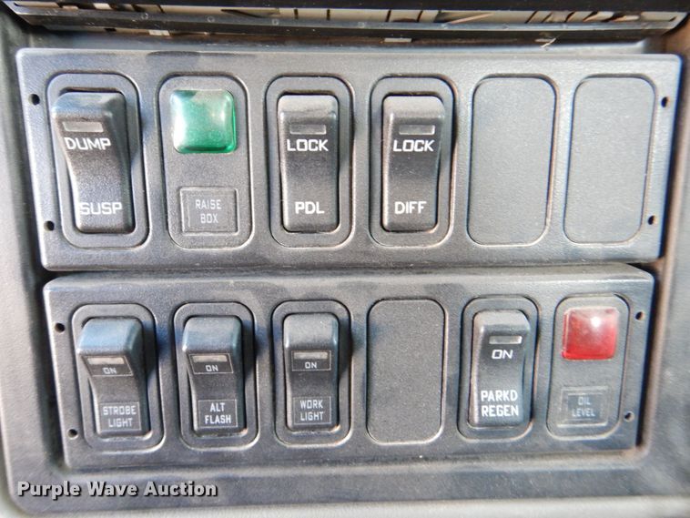 image for item DS8237 2012 International WorkStar 7400  refuse truck