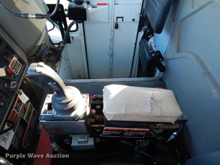 image for item DS8237 2012 International WorkStar 7400  refuse truck