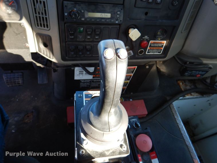 image for item DS8237 2012 International WorkStar 7400  refuse truck